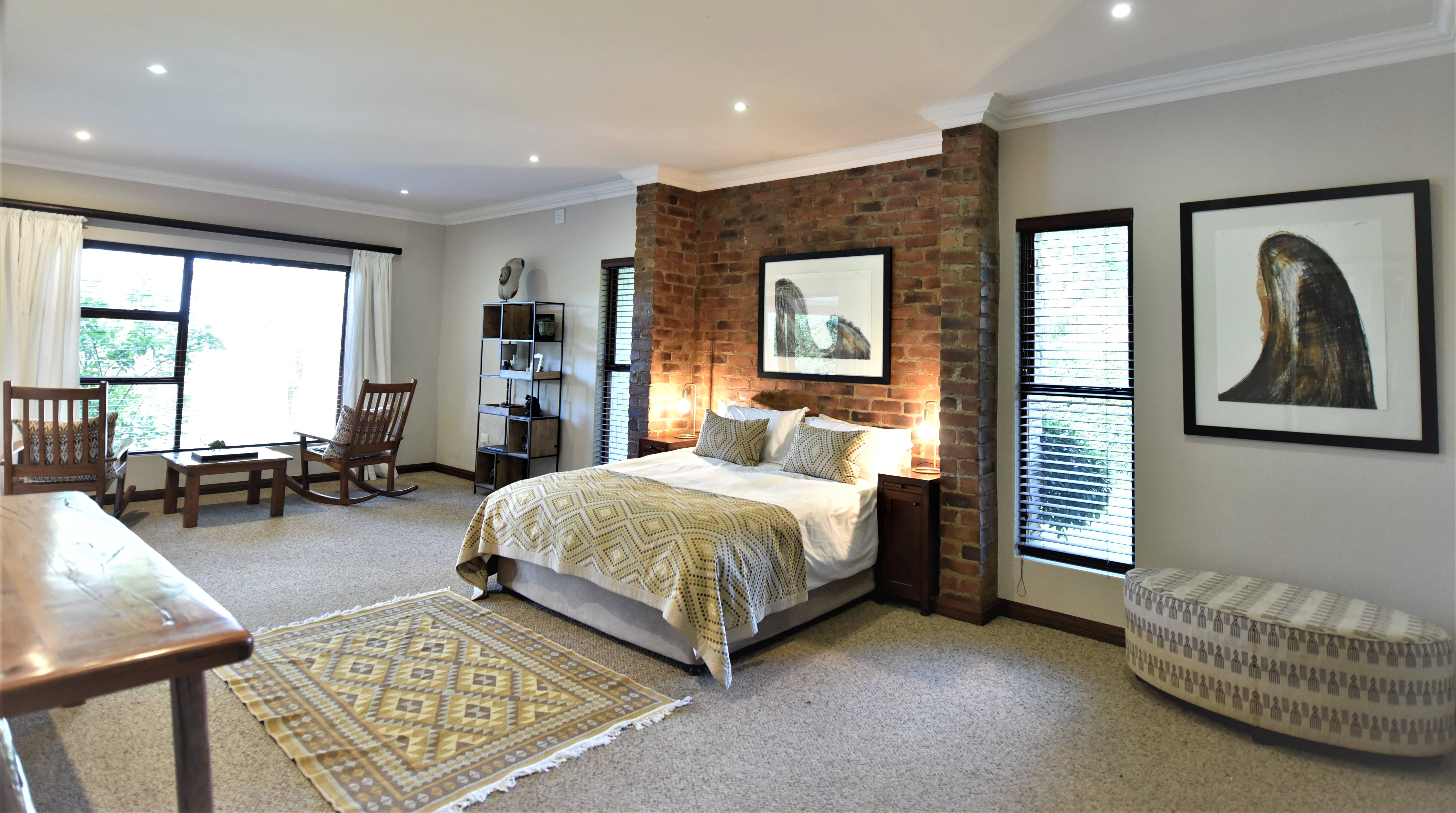 LV 9 gorgeous bedroom photo medium